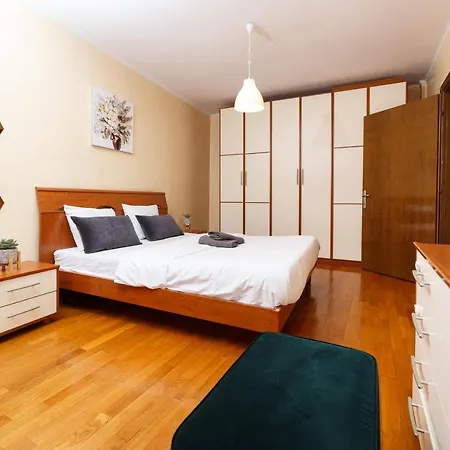 Color Unirii 14 Blv Appartement *