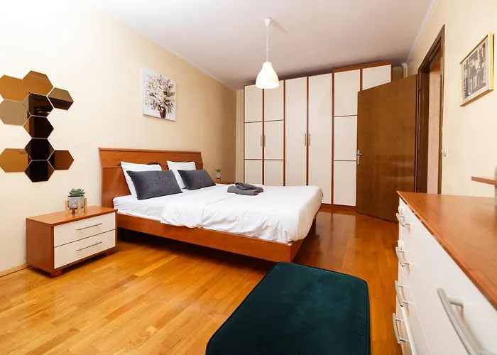 Color Unirii 14 Blv Appartement *